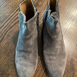 Gray Suede Ankle Boots 7.5 - super comfortable!